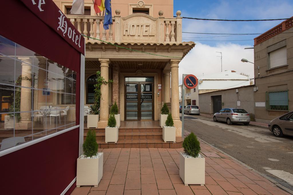 Hotel La Barca Pedro Muñoz エクステリア 写真